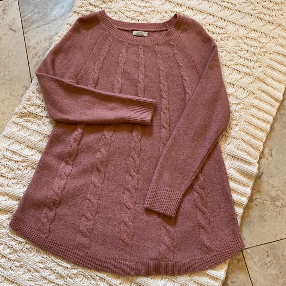 Lightweight sweater